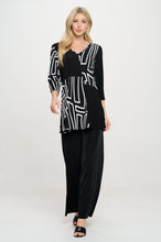 Load image into Gallery viewer, Contrast V-Neck Tunic Top-3080HT-QRP1-C-W465