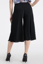 Load image into Gallery viewer, Classic Stretch Gaucho Pants-5013BN-ARS1