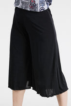 Load image into Gallery viewer, Classic Stretch Gaucho Pants-5013BN-ARS1