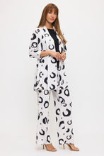 Load image into Gallery viewer, Plus Size Venechia Pleated Princess Jacket-4072VP-QXP1-W501
