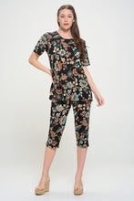 Load image into Gallery viewer, Plus Size Capri Pants Set Short Sleeve- 9003BN-SXP1-W434
