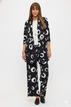 Load image into Gallery viewer, Venechia Pleated Princess Jacket-4072VP-QRP1-W501
