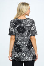 Load image into Gallery viewer, Stretchy Vented Top Short Sleeve Printed, 2042BN-SRP1-W325
