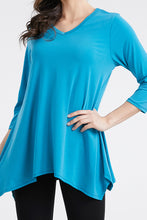 Load image into Gallery viewer, Jostar Women&#39;s HIT V-Neck Quarter Sleeve Binding Top, 313HT-Q - Jostar Online

